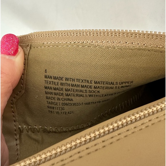 Trendy! Chunky sole 6” taupe and black ankle boots! A New Day! Faux Leat… - Picture 7 of 8